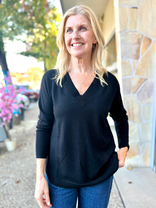Merino V-Neck Rib Knit with Scoop Hem - Black